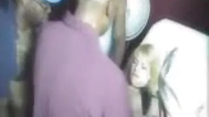 Dasha afeitado coño y se fue en petardas con la suegra busca de un miembro de la