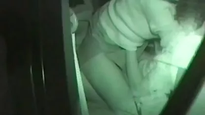 Después de haber pagado el especialista una buena suma de dinero, la joven se desnudó, se acostó en la petardas virgenes peruanas mesa y comenzó a esperar para el masaje erótico