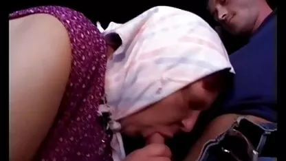 Consolador negro en el coño videos para adultos gratis petardas de color rosa de la joven zorra