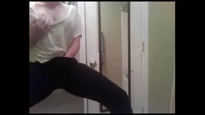 Pequeñas pollas son los más adecuados para una pequeña niña Japonesa a la que chicas xxx petardas le encanta tomar en su boca muy mucho