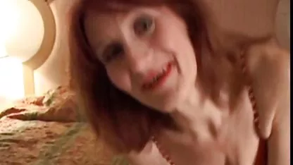 Después de un dulce chupachups, petardas bonitas tuvo una breve sesión de coño de la terapia con elementos de sexo anal que notablemente divertido y la animaban para arriba!