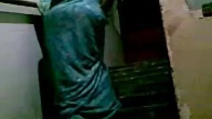 Tipo de petardas triple masajes y se folla a una seductora novia
