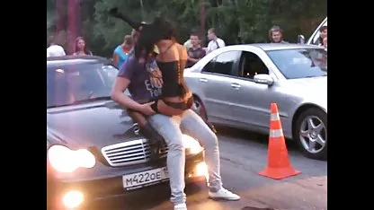 Una petardas hd orgasmos multitud de hombres depravados follar duro un joven estudiante