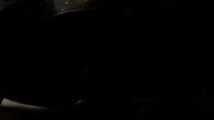 Blondie seducir a un petardas culonas colombianas mecánico, con su rosa bragas y el culo apretado
