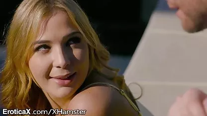 Morena está lleno de fuego y petardas cortas pasión, ella se desgarra de este chico