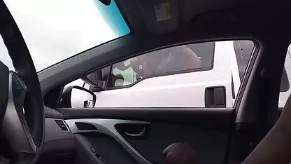 Una chica con un culo grande petardas chiquillas se sienta en la cara de su pareja