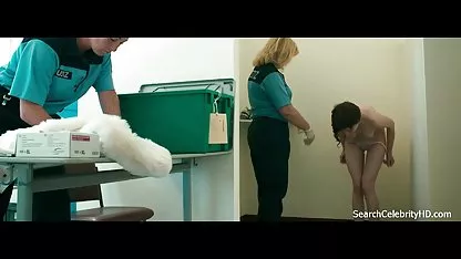 Ella es muy popular en el Internet, muchos de los chicos que realmente quieren. Y esta belleza decidió especialmente para ellos videos pornos en petardas para grabar un vídeo, como ella toma una ducha