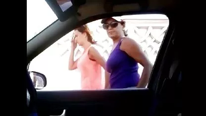 Finalmente, él puede acariciar su abierto las petardas hd coño y meter un pene casi de fumar con el deseo en ella