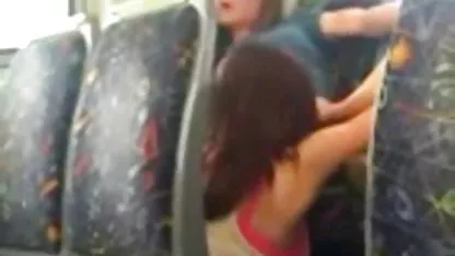 Puta tetona chupa y petardas parejas folla en la cama rojo