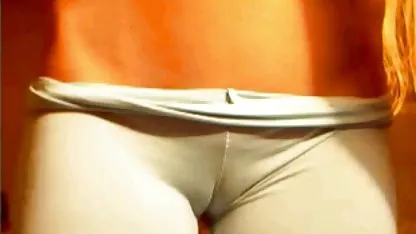 Mamá petardas cornudos se acaricia el crack en la naturaleza
