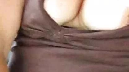Hermosa perra es follada en un casting petardas gemelas con un camarógrafo