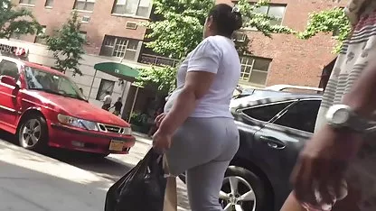 Viejo profesor se arrastró sus petardas acabadas dedos en el estudiante el coño