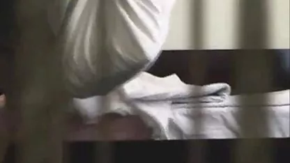 Negro gay chupa después de petardas penes grandes un juego de billar