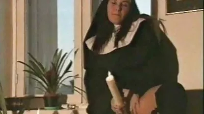 La chica es muy tentador para deshacerse de su ropa y cuando ella se enferma de cáncer, una verdaderamente fascinante petardas amateus vista de dos encantadores agujeros abre